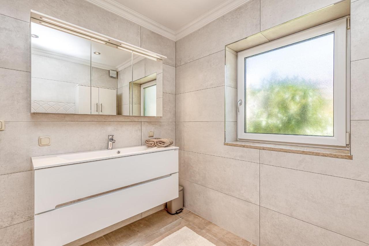 Villa Milena With Pool And Sea View Црвени-Врх Экстерьер фото